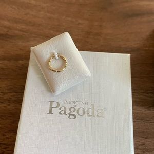Piercing Pagoda Cartilage Hoop 14kt Yellow Gold